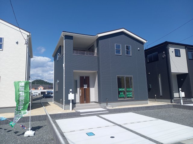 【平倉前1期】　3号棟　■平イオンまで徒歩5分♪　■デザイナーズ新築建売住宅の外観|ご成約の方に選べる家電プレゼントキャンペーン実施中です♪
あると嬉しい家電が揃っています！さらにお選び頂いた商品にプラスして「美味しいパンが焼けるアラジンのトースター」をお付けします！期間限定(^^♪