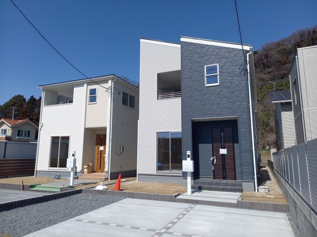 【平倉前1期】　3号棟　■平イオンまで徒歩5分♪　■デザイナーズ新築建売住宅の外観|同施工◆外観の写真です◆　
過ごす時間が長いからこそ家族との繋がりが感じられるお家！　にぎやかな声で日々の会話も弾む楽しい空間となります。家に帰宅するのがより一層楽しみになりますね♪