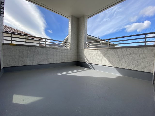 【いわき市好間町中好間／1号棟】　新築建売住宅　マルトまで徒歩10分♪のバルコニー|同施工◆バルコニーの写真です◆　
洗濯物から布団まで一度にたくさん干せて便利です♪
眺めのよいバルコニーで、あなただけのリラックスタイムを☆