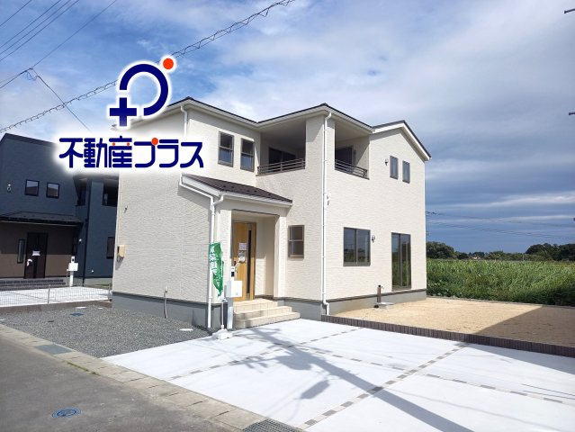 【いわき市好間町中好間／1号棟】　新築建売住宅　マルトまで徒歩10分♪の前面道路含む現地写真|同施工　◆外観の写真です◆　
ご家族の笑顔も溢れるおしゃれな新築建売住宅です♪
休日は家族みんなで夢のマイホーム探しに出かけてみませんか！

