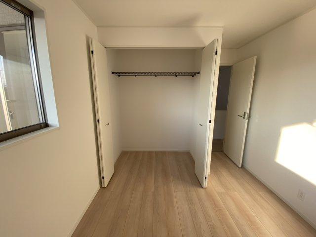 2/3価格変更☆いわき市錦町糠塚　3号棟☆　新築建売住宅　◇◆＼期間限定キャンペーン開催♪／◇◆の収納|◆収納スペースの写真です◆　十分な広さがあるので収納には困りませんね♪　お手持ちの衣類ケースなども置ける大空間で、寝室がスッキリ使えます。


