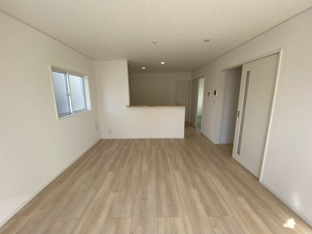 2/3価格変更♪【いわき市小名浜南富岡　第1】　3号棟　※必ずもらえる選べるキャンペーン実施中！の居間・リビング|■□■リビングの写真です■□■　家族団らんの時間が増えそうなリビングですね。