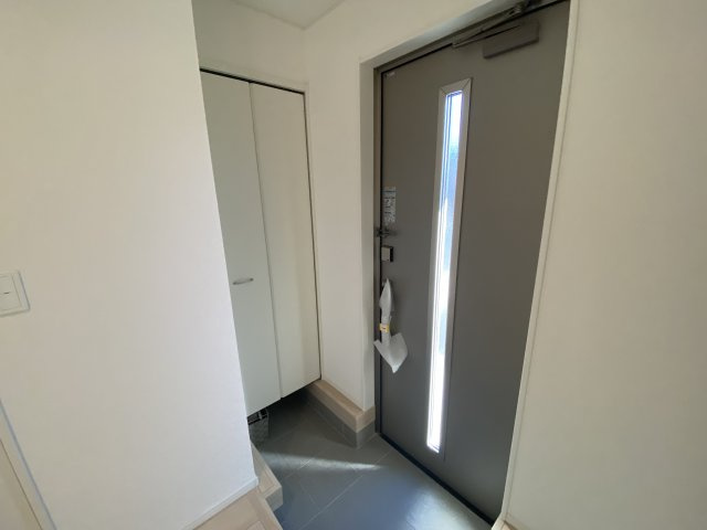 2/3価格変更♪【いわき市小名浜南富岡　第1】　3号棟　※必ずもらえる選べるキャンペーン実施中！の玄関|■□■玄関の写真です■□■　
シューズボックスは収納力たっぷりで、整理整頓も楽ちんですね。