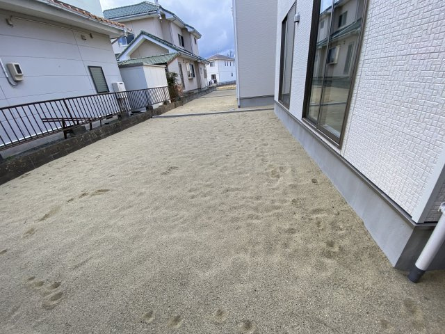 1/13価格変更♪【佐糠町第8　全5棟／3号棟】　新築建売　ご成約特典として 人気家電プレゼント中☆の庭|◆庭の写真です◆
広い庭があればガーデニングや家庭菜園、子どもたちの遊び場、バーベキューなど色々と楽しめそうなことがありますね♪
