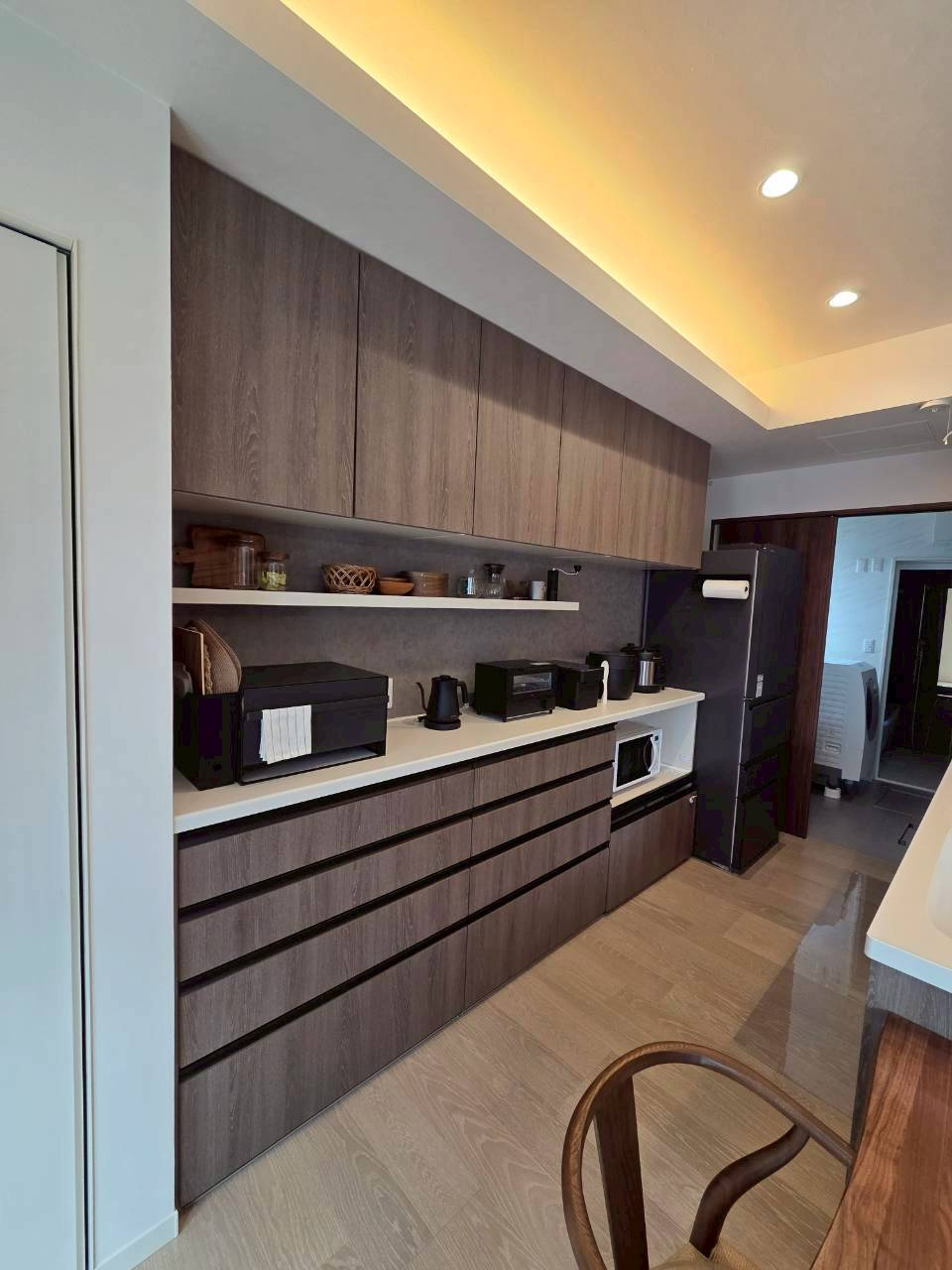 昭和中央3丁目ミサワホーム様施工　中古住宅のキッチン|背面収納も完備されています