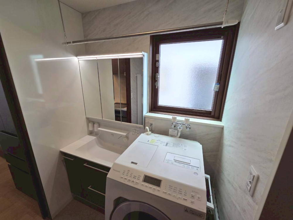 昭和中央3丁目ミサワホーム様施工　中古住宅の独立洗面台