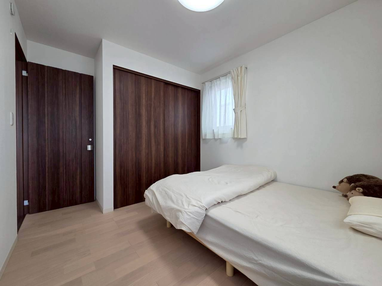 昭和中央3丁目ミサワホーム様施工　中古住宅の洋室|2階　5.2帖　階段正面