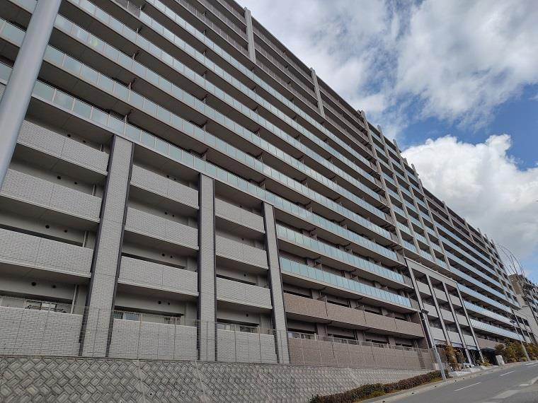 プレサンスロジェ須磨妙法寺桜の杜ＷＥＳＴＨＩＬＬＳの外観