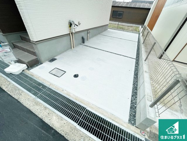 伊丹市荻野　第2期　新築一戸建ての駐車場|駐車スペース！散水栓があるので、こまめに愛車を洗えます！