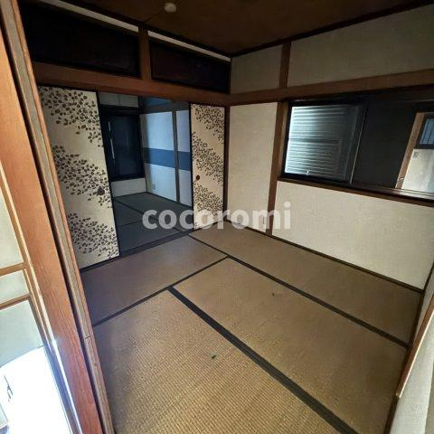 美井町車庫付き戸建ての和室