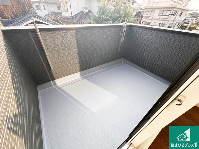 神戸市垂水区南多聞台　第9期　新築一戸建てのバルコニー|ワイドバルコニーは洗濯物を干すスペースが広いのでご家族が多くても安心！
