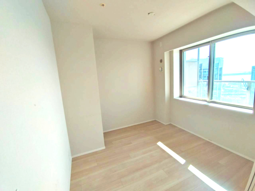 プラウドタワー東雲キャナルコートの洋室|リビング隣の洋室は5.0帖です。