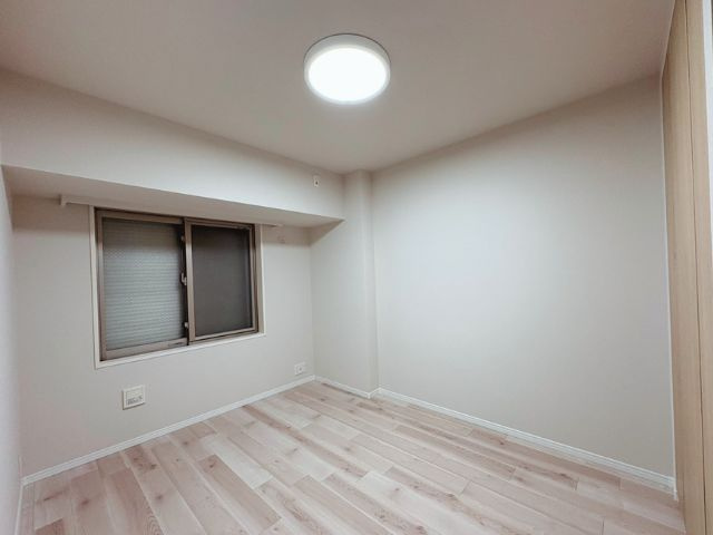 プラウドタワー東雲キャナルコートの洋室|6.5帖の洋室です。