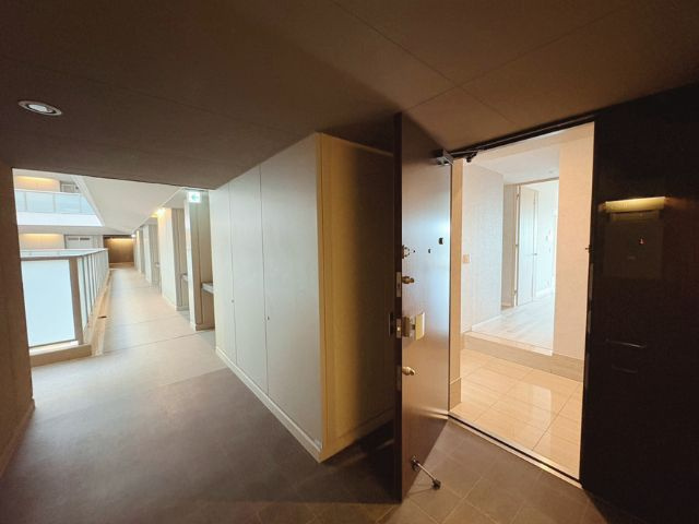 プラウドタワー東雲キャナルコートのロビー