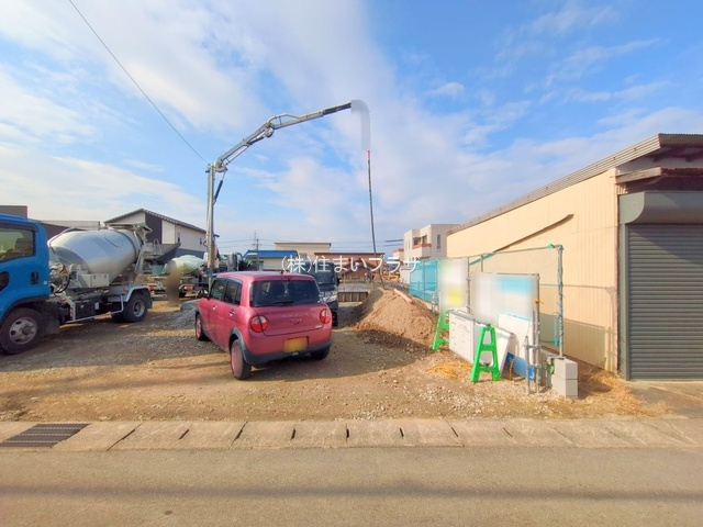 仲介手数料無料）愛西市佐屋町亥新田１号棟の前面道路含む現地写真