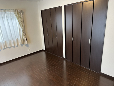 【洋室】 | 岡谷市長地出早３丁目 中古住宅⑩ | 洋室