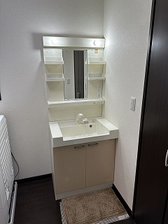 【独立洗面台】 | 岡谷市長地出早３丁目 中古住宅⑩ | 洗面脱衣所