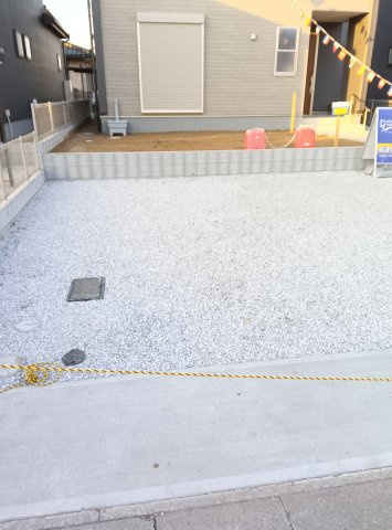 八千代町東原　2号棟の駐車場