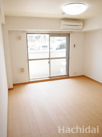 サンライズ伏見の居間・リビング