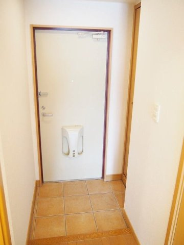 サンライズ伏見の玄関