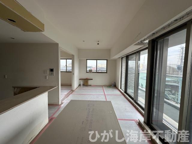 ライオンズ茅ヶ崎ザ・アイランズ2街区のキッチン|2月5日撮影　リフォーム工事中　16.1帖　LDK