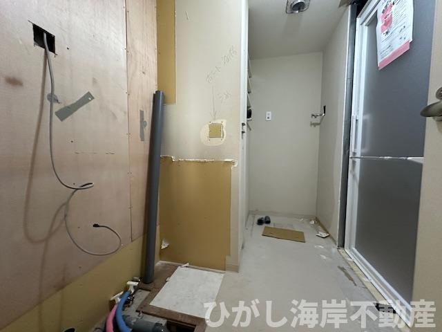 ライオンズ茅ヶ崎ザ・アイランズ2街区の脱衣所|2月5日撮影　リフォーム工事中　脱衣スペース