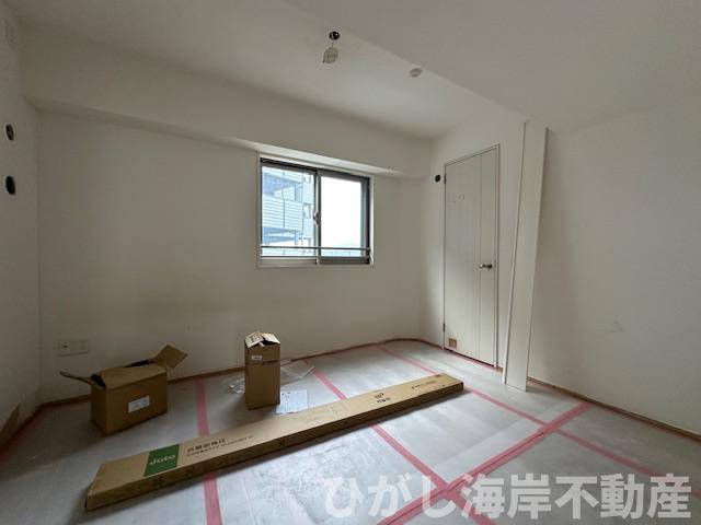ライオンズ茅ヶ崎ザ・アイランズ2街区の寝室|2月5日撮影　リフォーム工事中　6.6帖　洋室