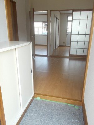 エルディム神田Ａの玄関