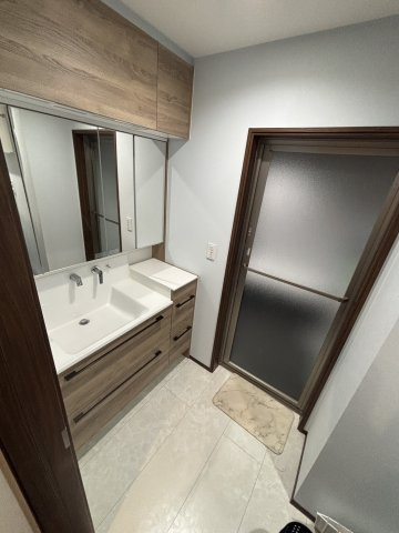 【全室床暖・蓄電・トリプルサッシ】高性能住宅 錦町4LDKの独立洗面台