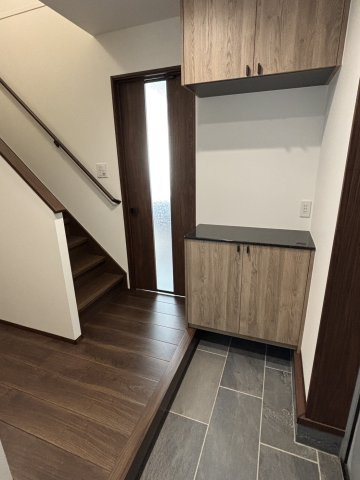 【全室床暖・蓄電・トリプルサッシ】高性能住宅 錦町4LDKの玄関