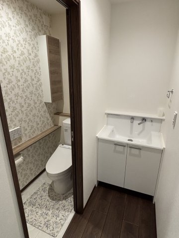 【全室床暖・蓄電・トリプルサッシ】高性能住宅 錦町4LDKの独立洗面台