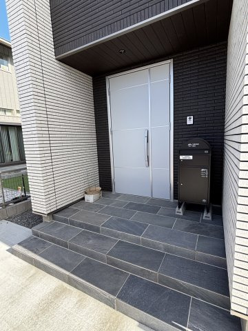 【全室床暖・蓄電・トリプルサッシ】高性能住宅 錦町4LDKの玄関