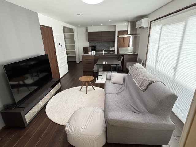 【全室床暖・蓄電・トリプルサッシ】高性能住宅 錦町4LDKの居間・リビング