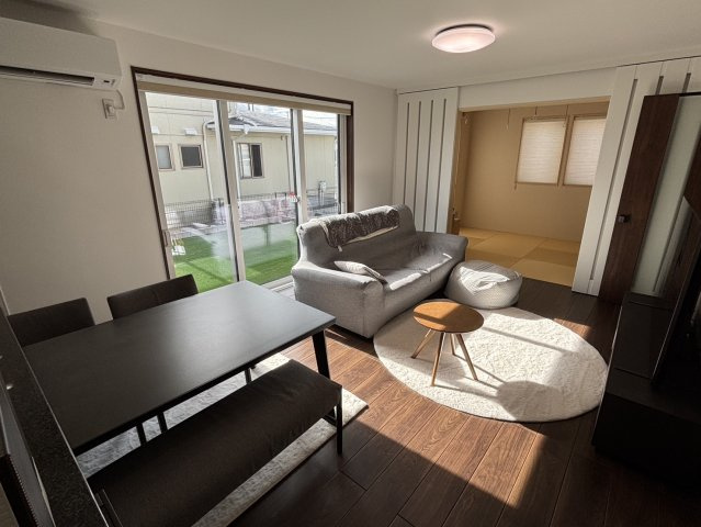 【全室床暖・蓄電・トリプルサッシ】高性能住宅 錦町4LDKの居間・リビング