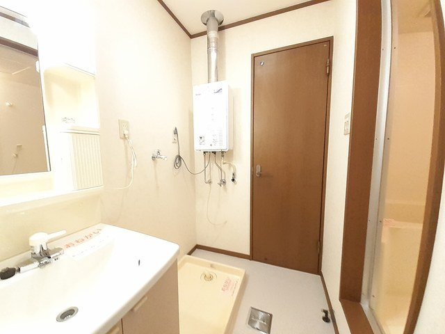 フオレスタの洗面所