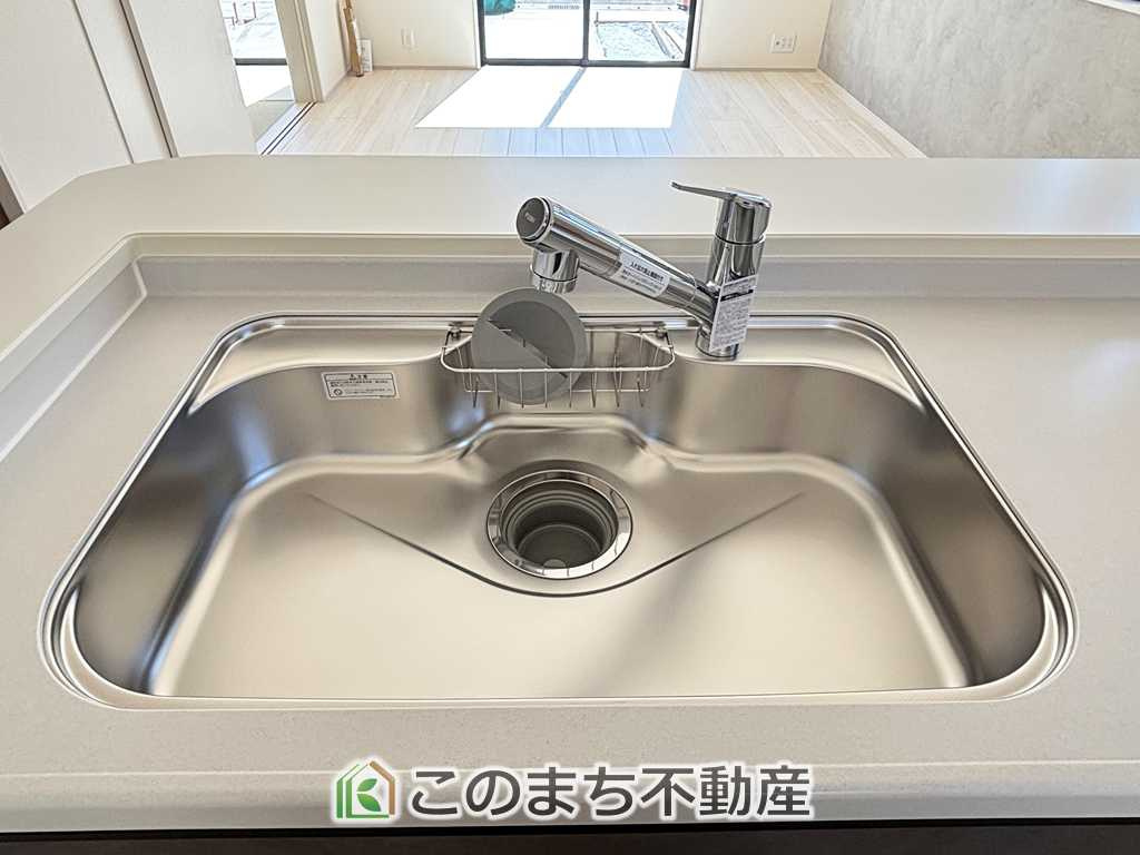 LiveleGarden.S第9栃木岩舟町静のキッチン|使い勝手の良いシンクで、毎日のお料理や洗い物もスムーズに行えます。