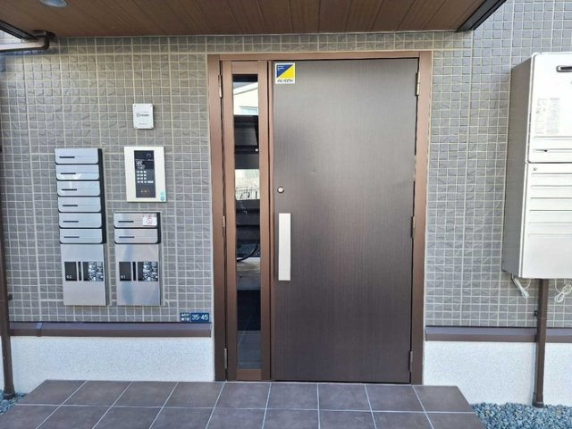 Ｄ－ＲＯＯＭみたけⅡのエントランス