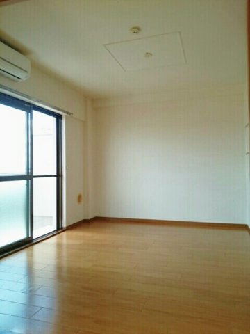 ＲＩＣＨＥＳ　２１の居間・リビング