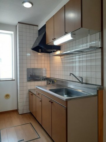 ファミールＨＡＫＵＨＯＵ　Ｂのキッチン