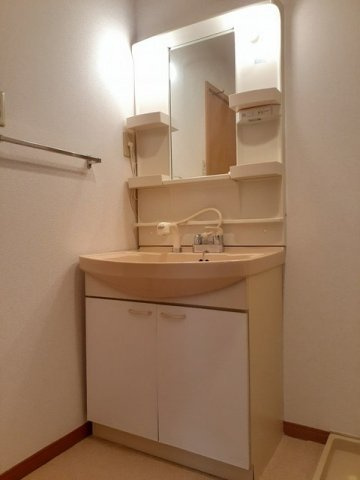 ファミールＨＡＫＵＨＯＵ　Ｂの洗面所