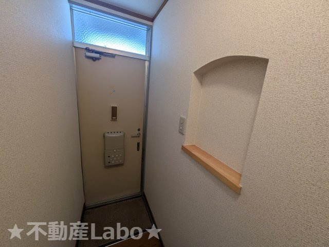 第1新見ハイツの玄関