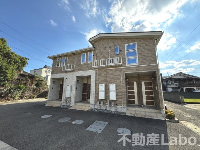 カーサアルベロディピノBの駐車場