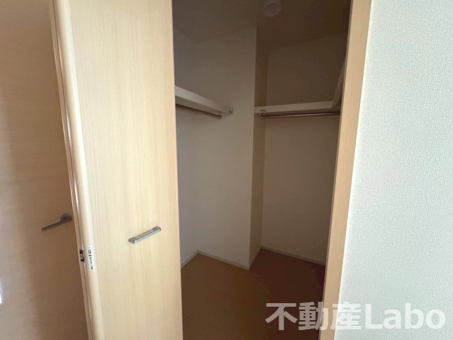 徳島市新浜町２丁目のアパートの収納