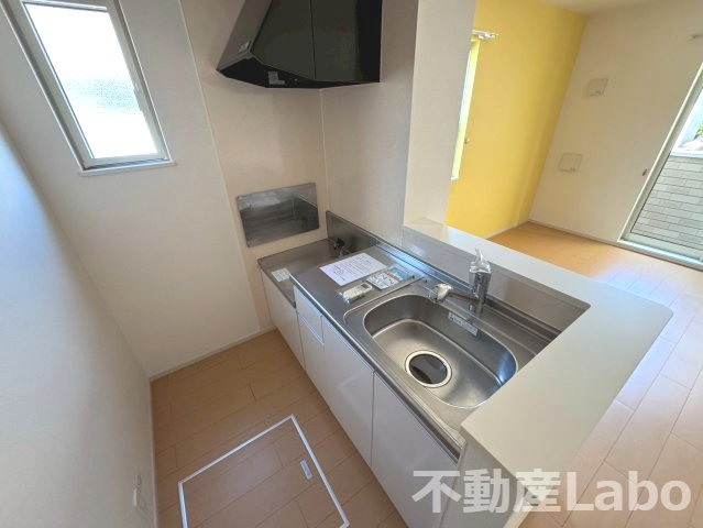 徳島市新浜町２丁目のアパートのキッチン