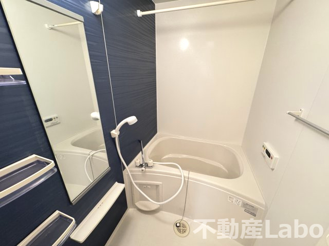 徳島市新浜町２丁目のアパートの浴室
