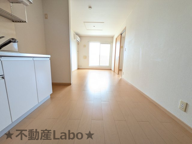 シェーンパラストAの居間・リビング