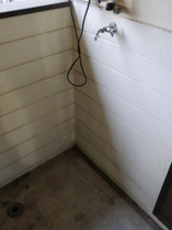 洗濯機置き場（玄関外）