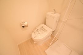 ゆったりとした空間のトイレです