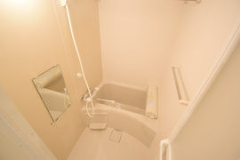 落ち着いた空間のお風呂です