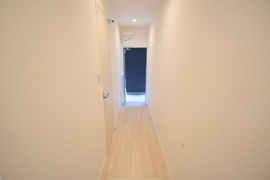 収納もある玄関です